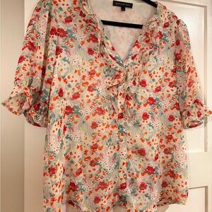 Gibson look Cream Floral Ruffle V-Neck Blouse with Coral Accents